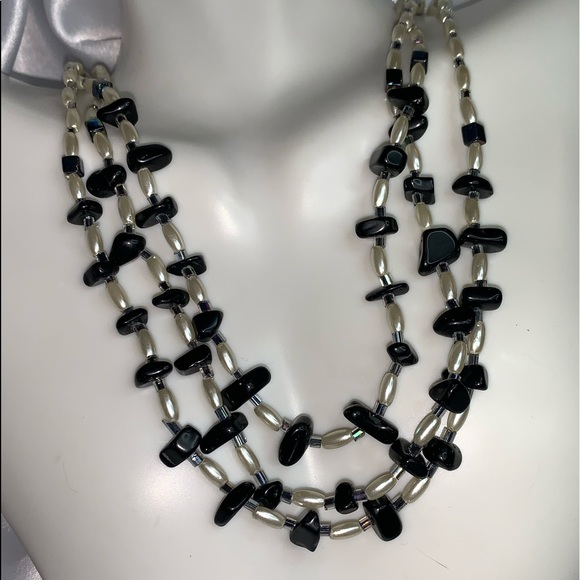 3 strands onyx and rice pearls necklace. - Picture 8 of 15